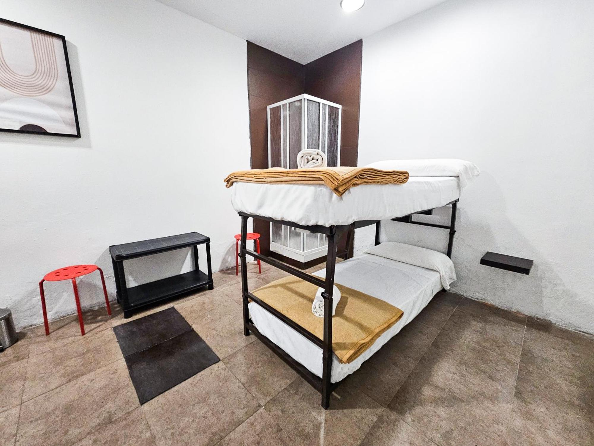 Hostel Backpacker Solopuent كاستيلو دي جاكا المظهر الخارجي الصورة